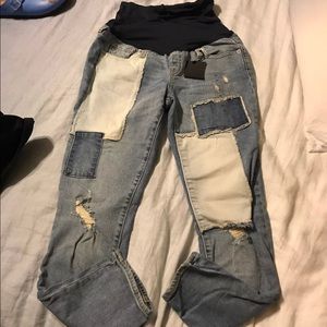 Girlfriend destroyed maternity jeans NWT Sz 26